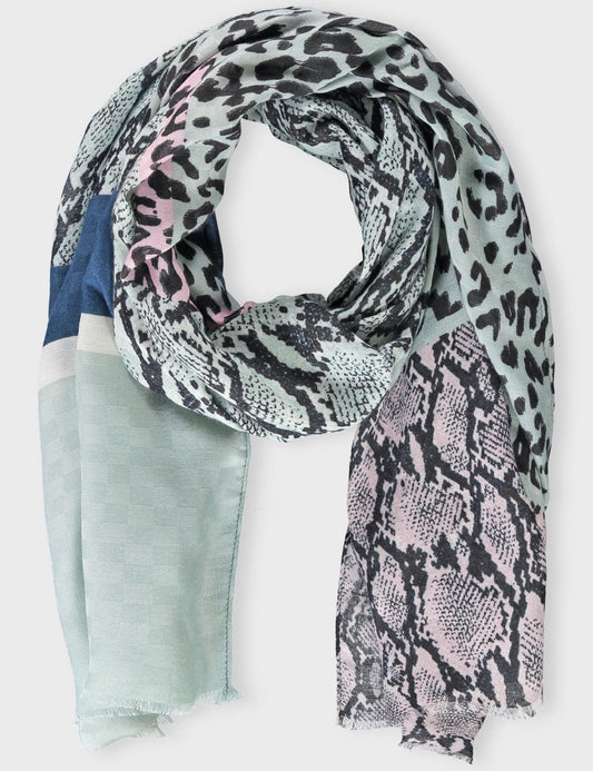 Shawl made of the finest material