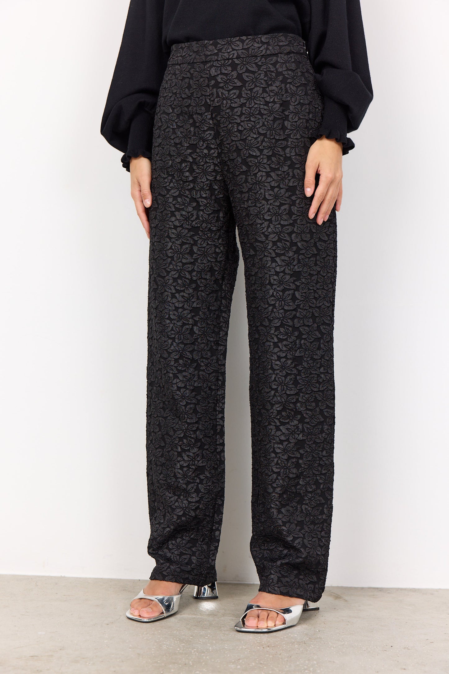 Trouser made of the finest material